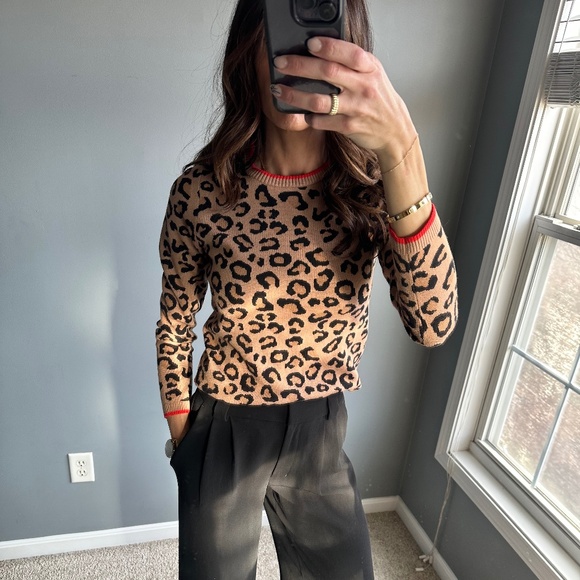 Tahari leopard print sweater - Picture 3 of 6